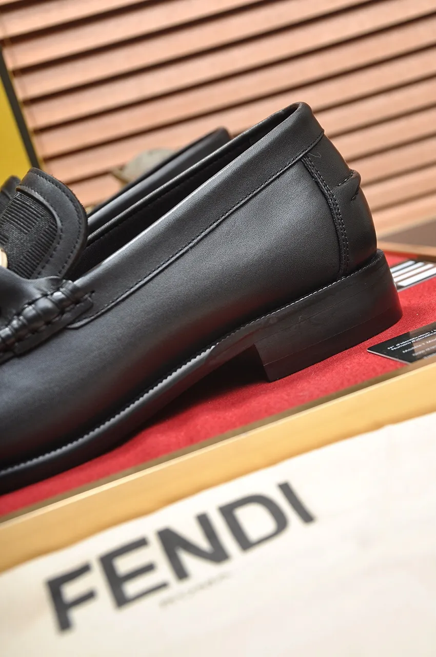 Men's shoes💰560💶[FENDI] The latest high-end men's shoes in Hong Kong! Original quality. The upper is made of imported cowhide material and cowhide lining! Super comfortable on the foot, original wear-resistant outsole, luxurious, fashionable, casual and versatile! Size: 38-45 (45 customized)